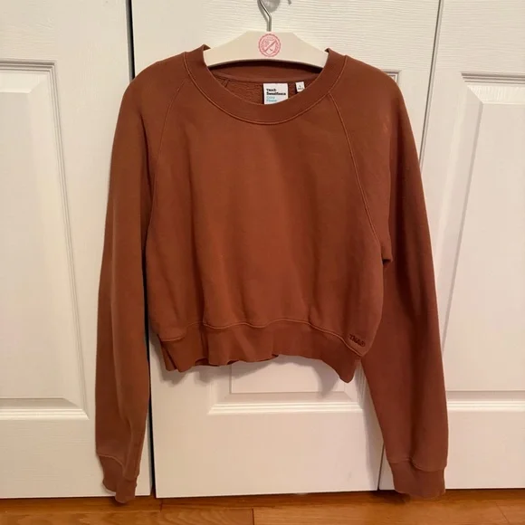 Aritzia TNA Sweatfleece Cozy Fleece Perfect Fit Cropped Crewneck in Brown - Picture 2 of 5
